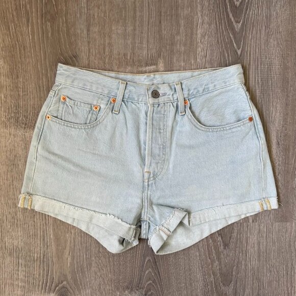 NWOT Levi's Premium 501 Original Fit High Rise Women's Shorts, BIG E, Light Wash - Picture 1 of 8